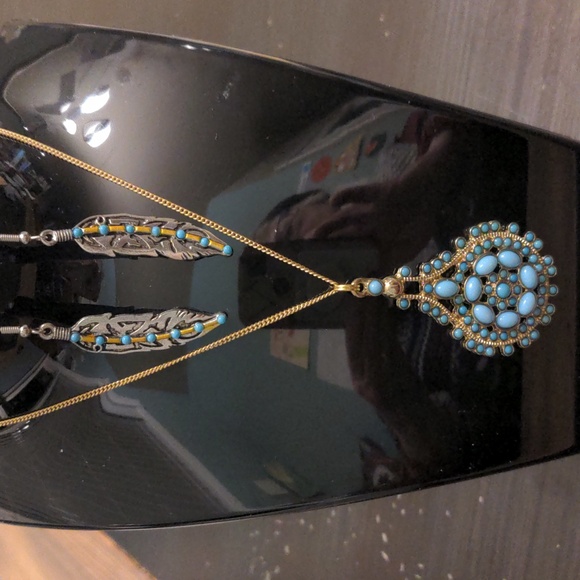 A473 Four Blue/Aqua Necklaces with Coordinating Pierced Earrings - Picture 5 of 12